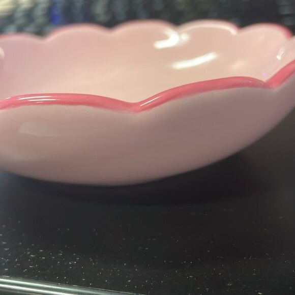 Girly Light pink hot pink scalloped ceramic small trinket tray jewelry holder - Picture 7 of 8
